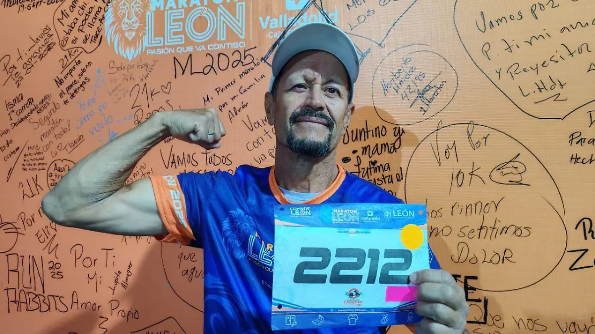 Pedro Estrada empezó a correr a los 50 años, actualmente cumple una década como maratonista.