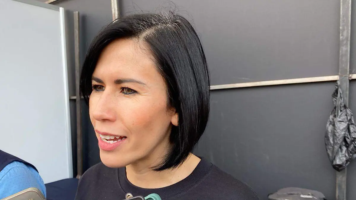 ROSARIO CORONA - Cristina Muñoz