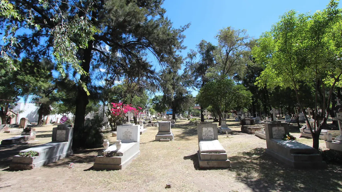 PANTEÓN (19)
