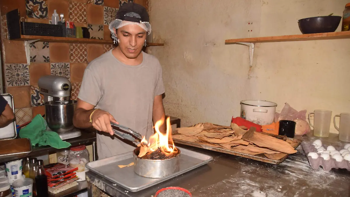 En León, el pan de muerto negro de “Pannisimo” es todo un ritual ancestral