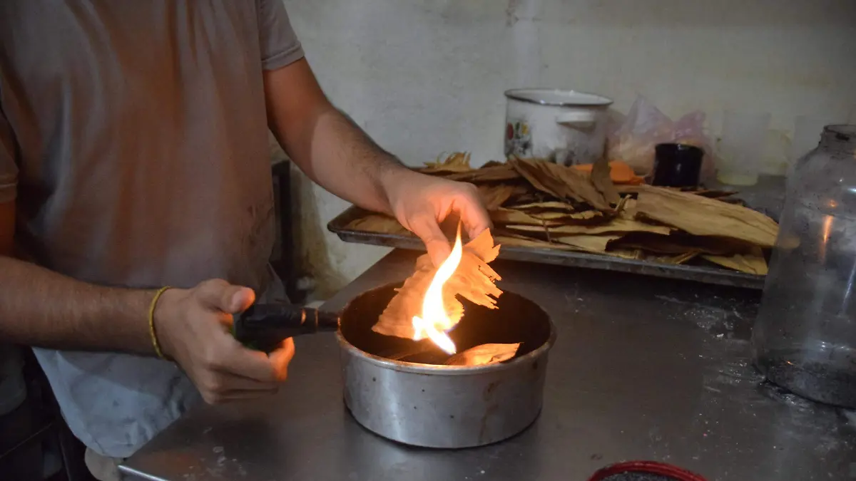 En León, el pan de muerto negro de “Pannisimo” es todo un ritual ancestral
