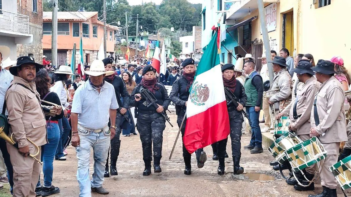 La comunidad de Santa Rosa de Lima durante la celebración