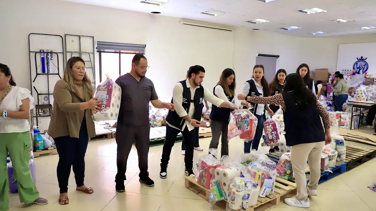 DIF ESTATAL COLECTA VOLUNTARIADO DE LA GENTE (2)