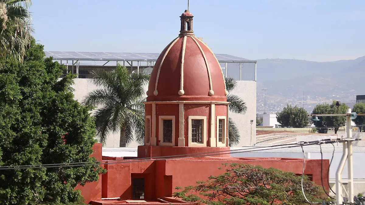 MISAS NEGRAS EN LEON-FCO MEZATEMPLO DE BELÉN - Fco Meza - El Sol de León (2)
