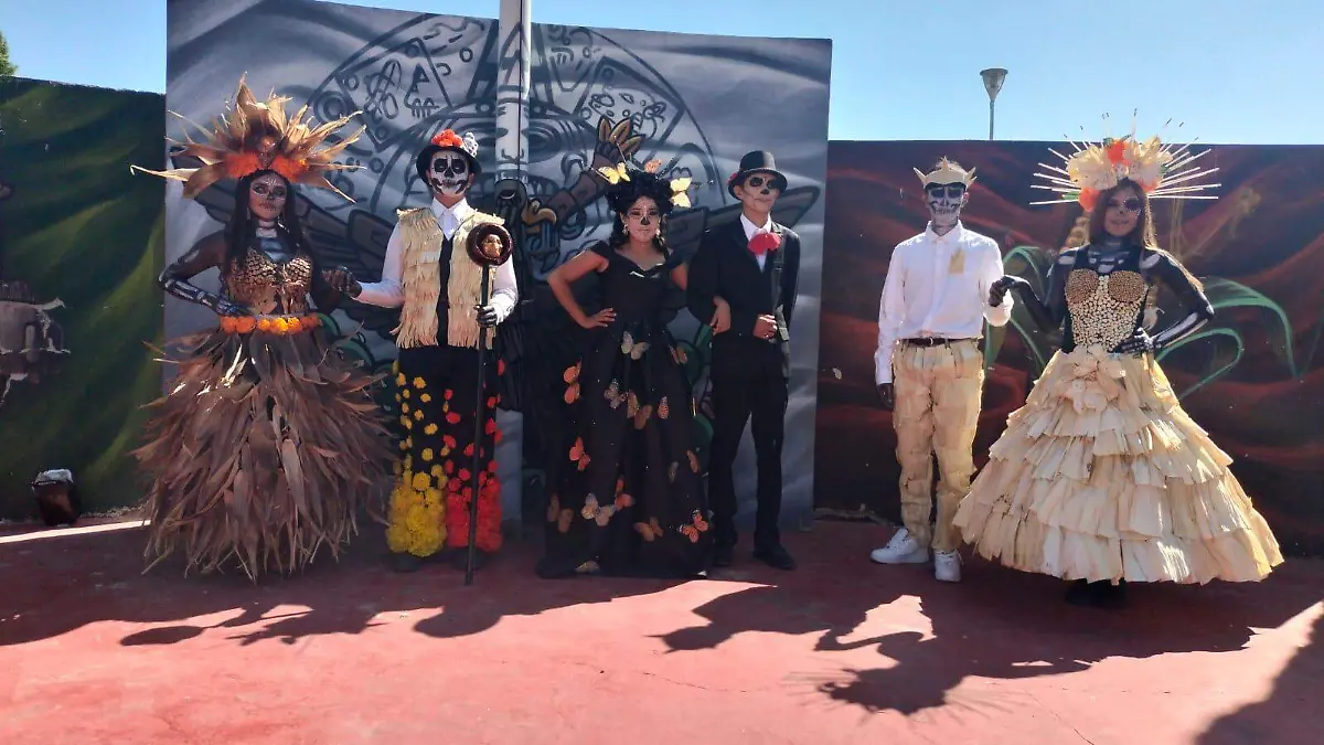 Estudiantes de la secundaria Pedro Moreno celebran Día de Muertos