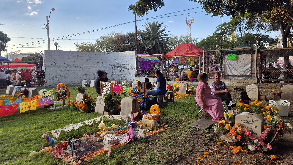 León celebra la vida recordando a los seres queridos