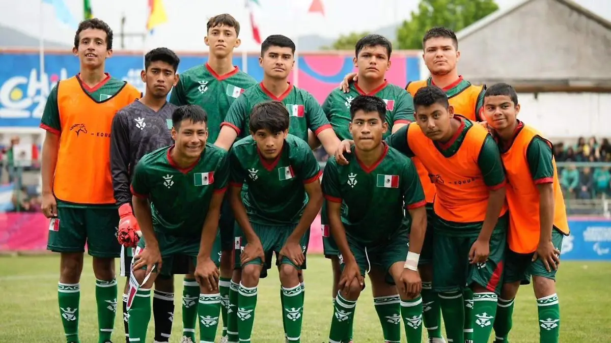 Karen Amelyn y Dayana Pérez debutan en para natación en Chile 2025