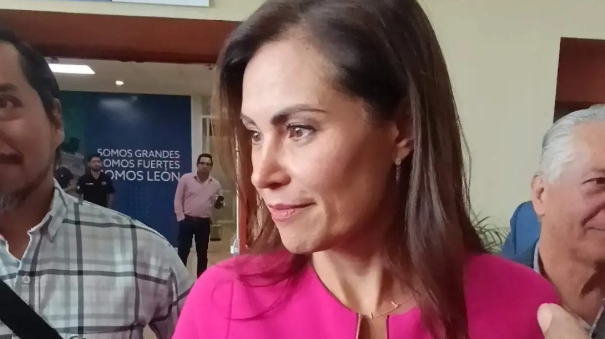 Alcaldesa de León descarta grilla política ante rumores de su salida del PAN