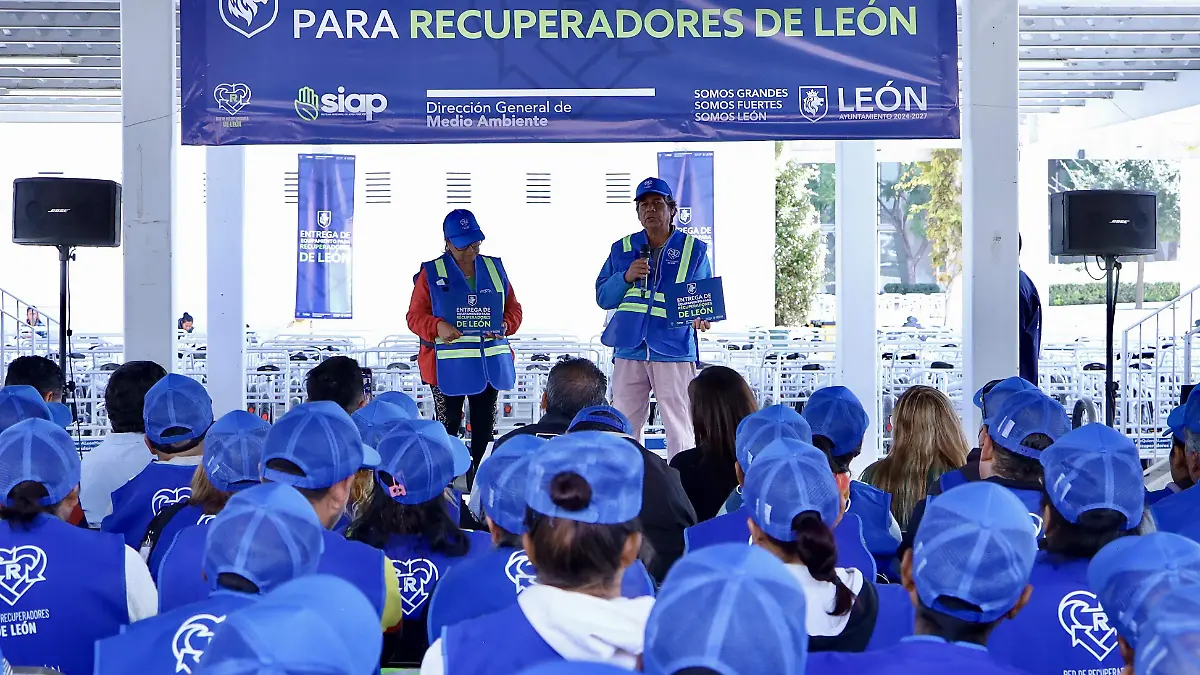 León reconoce a quienes cuidan la ciudad