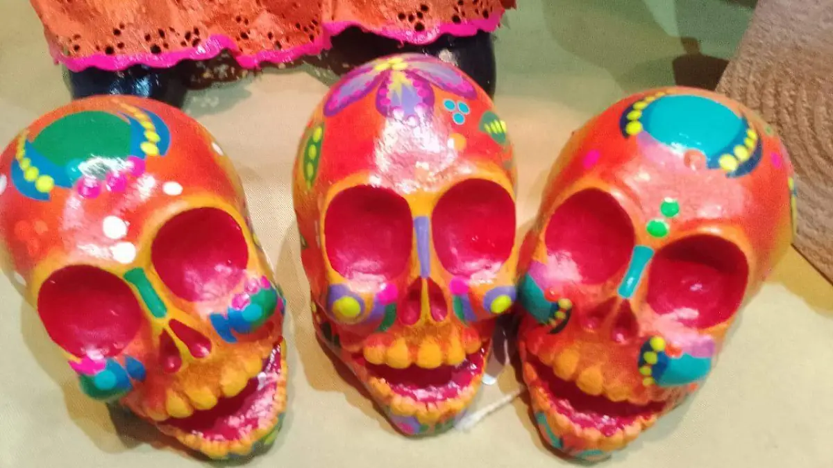 Betsabé Orozco preserva la cartonería mexicana en la Feria de León 2026