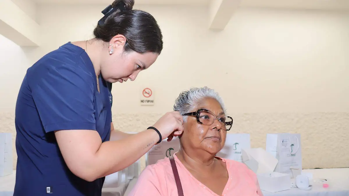 APARATOS AUDITIVOS CORTESÍA MUNICIPIO DE LEÓN 