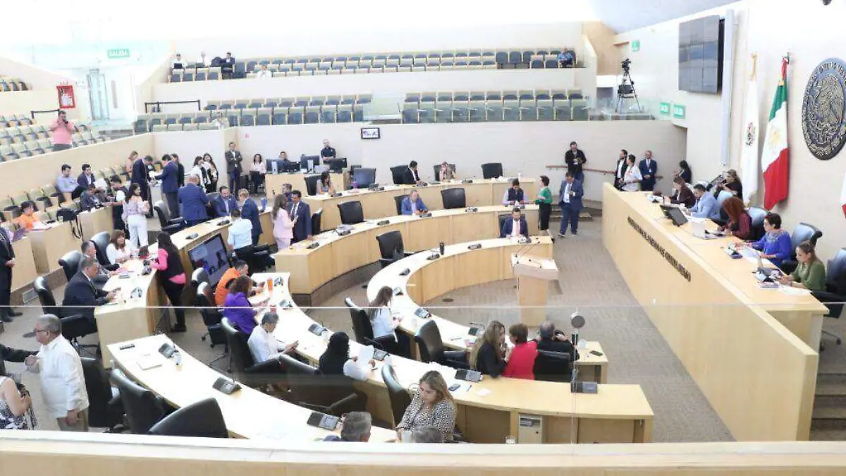 Guanajuato – Sin aumentos salariales a los trabajadores del Congreso de Guanajuato