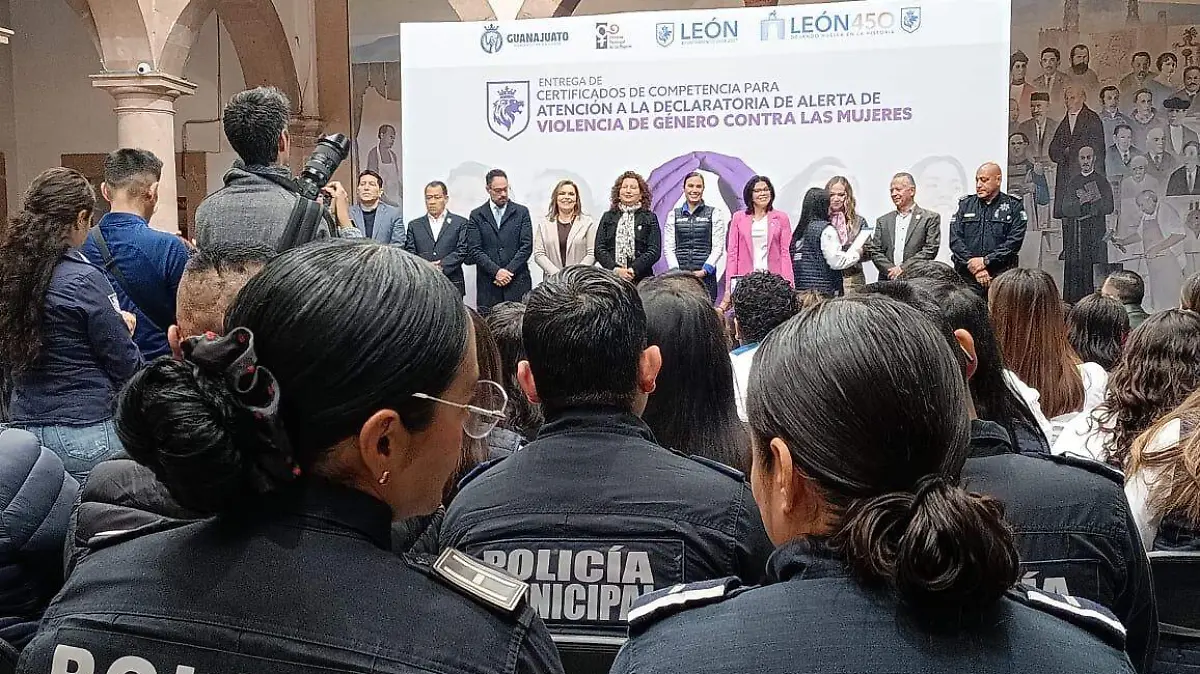 León certifica a 125 funcionarios para atender Alerta de Género y personas desaparecidas