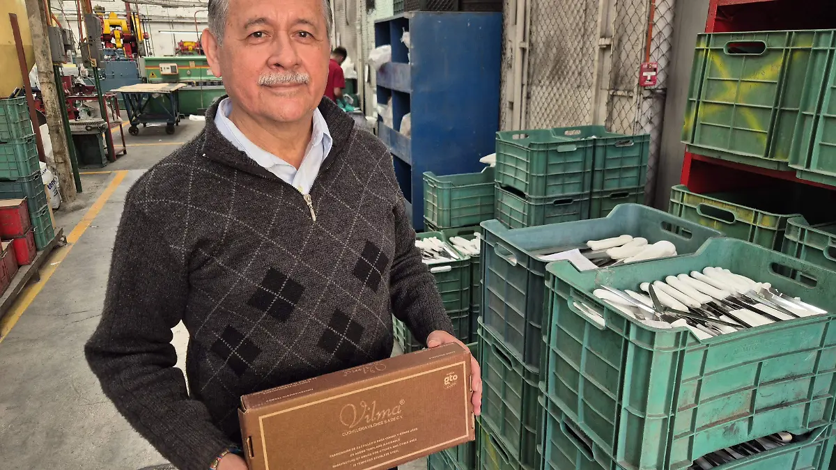 Joel Vilches Mares, encargado de Cuchillería Vilches