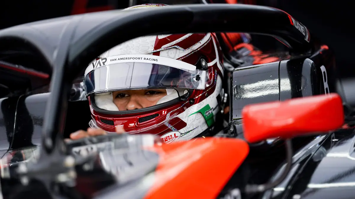 RAFAEL VILLAGOMEZ (2) (5) (1) (1)