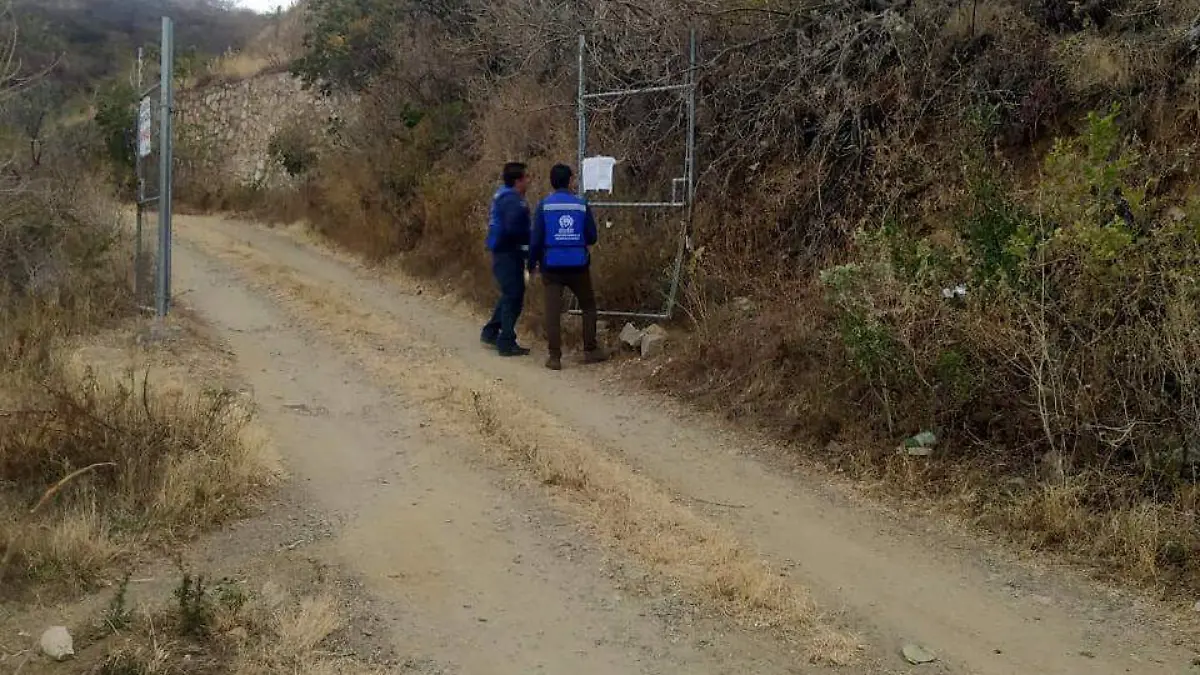 cierre ilegal camino Santa Ana5