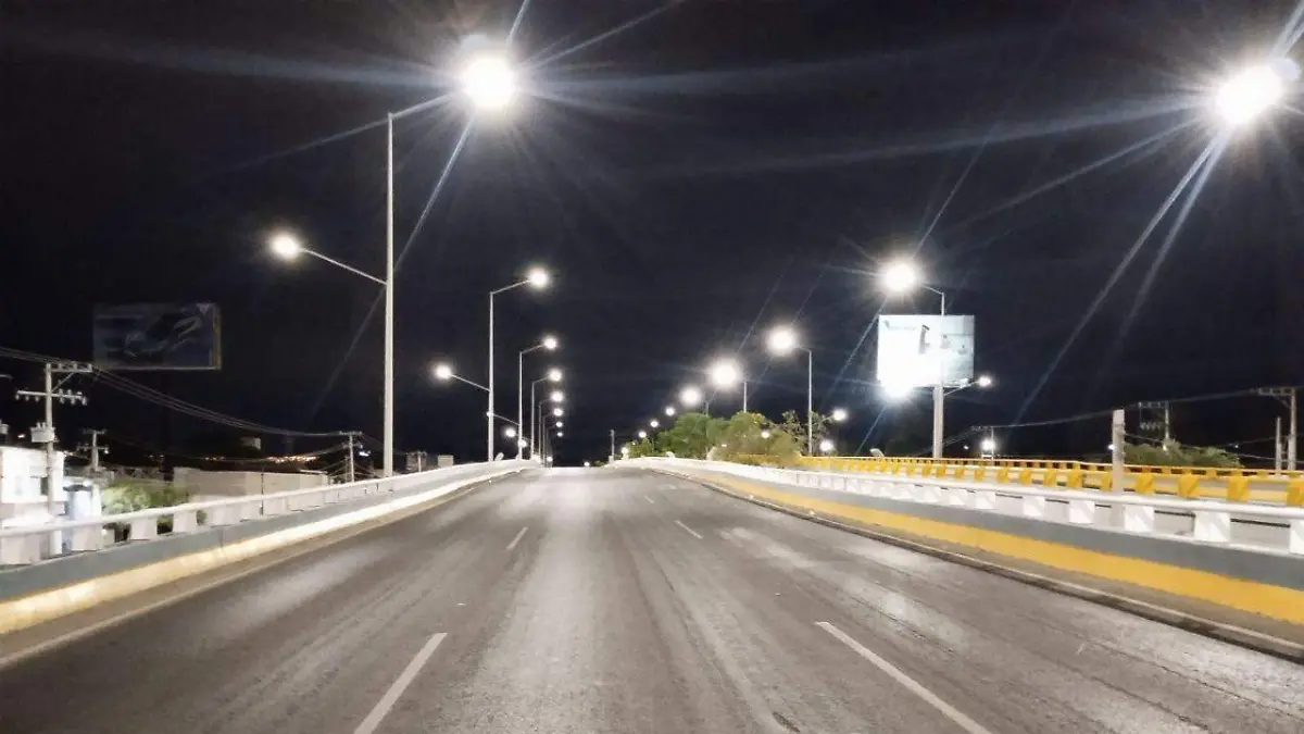 Invierten 10 millones de pesos en luminarias para 106 parques de León