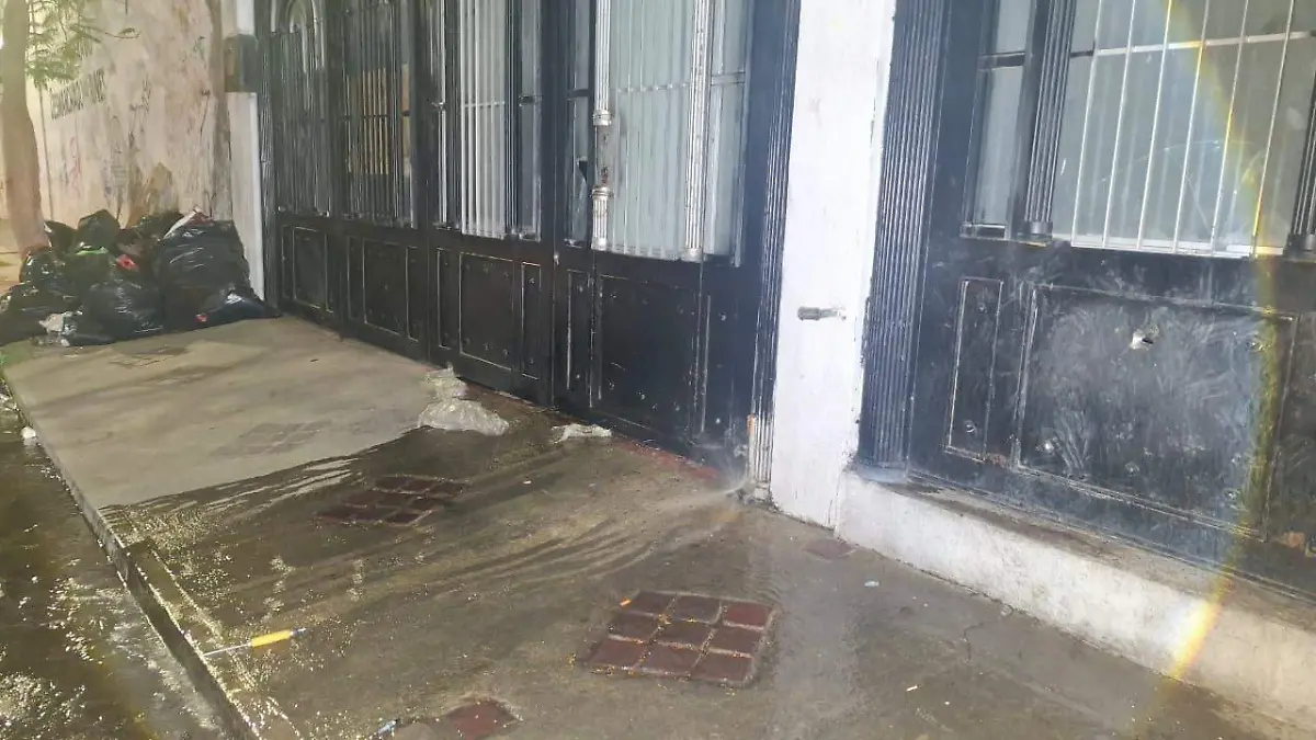 Ataque armado en Los Limones, en León, deja fuga de agua