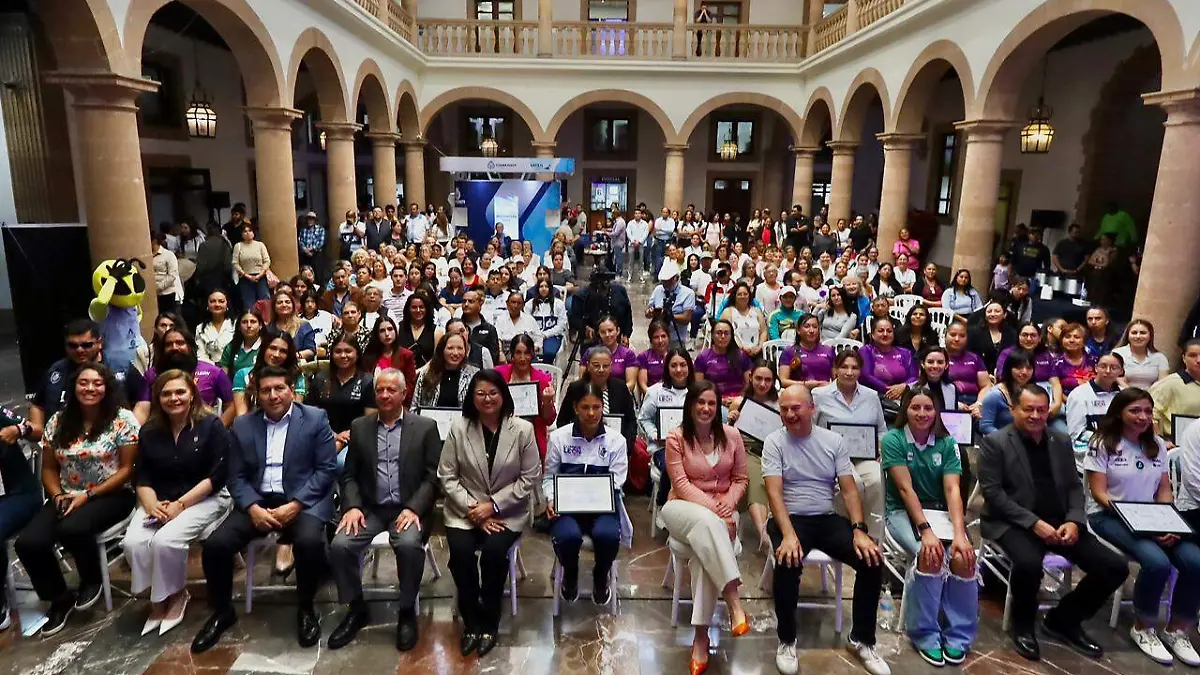 F MEZA PACTO MUJERES LEON 450 (1).jpeg