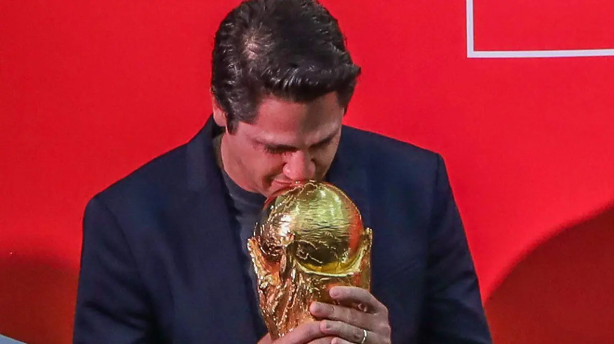 B4135939-F422-467E-BEC0-B53C86F2B7B2