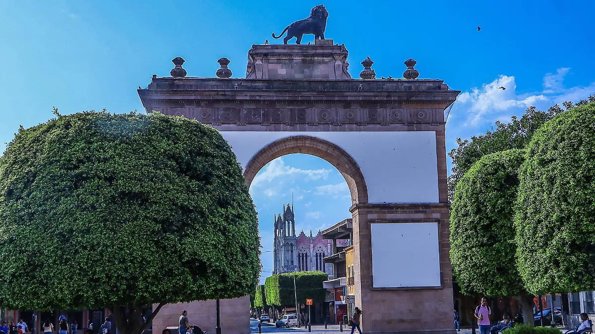 El-bellisimo-arco-de-la-calzada