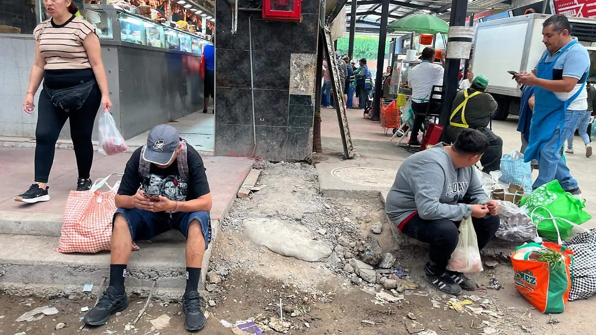 Nuevas banquetas reactivan ventas en el Descargue Estrella de León