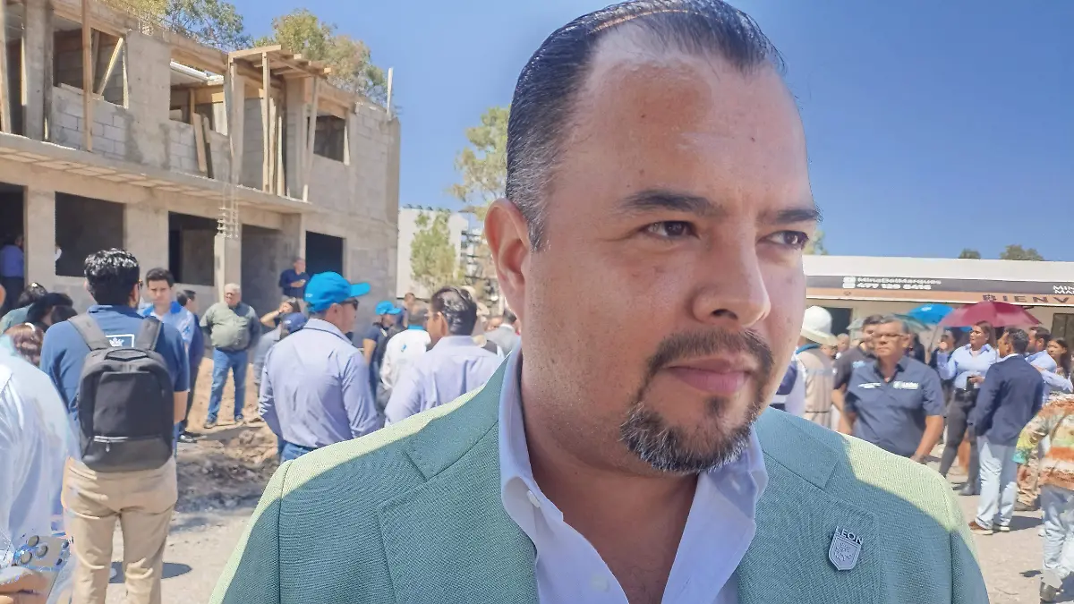 Secretario de Ayuntamiento Pablo Elizondo Sierra.