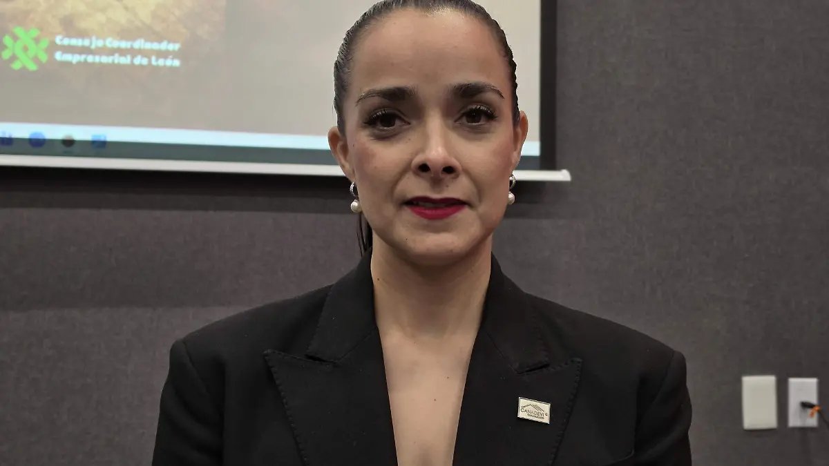 La presidenta de CANADEVI Guanajuato, Carmen Eugenia Hernández Duarte