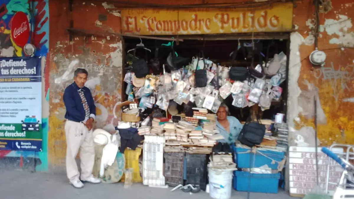 ROSARIO HORTA, REVISTAS Y CACHARROS (2)