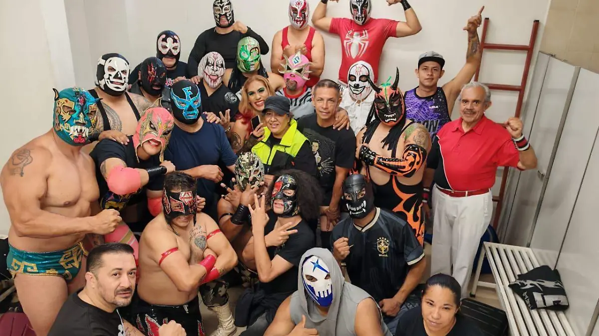 R VAZQUEZ LUCHA LIBRE DARK ESPIRITU (9)