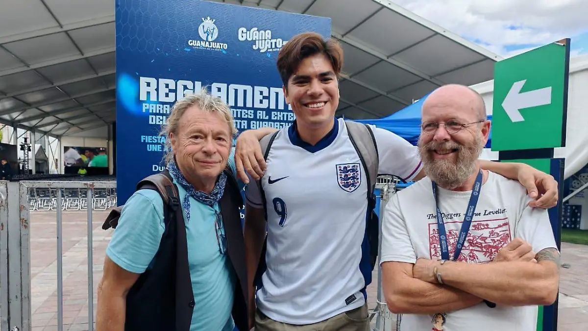 R VAZQUEZ FAN ZONE INGLESES (3)