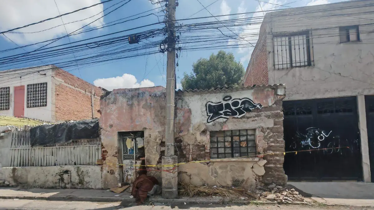 CASA RUINOSA - ROCÍO GODÍNEZ 