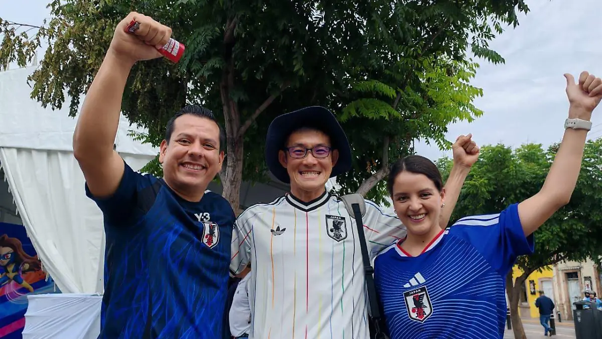 R VAZQUEZ FAN ZONE (7)