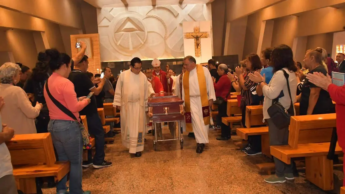 CORTESIA SEÑOR DE LOS MILAGROS
