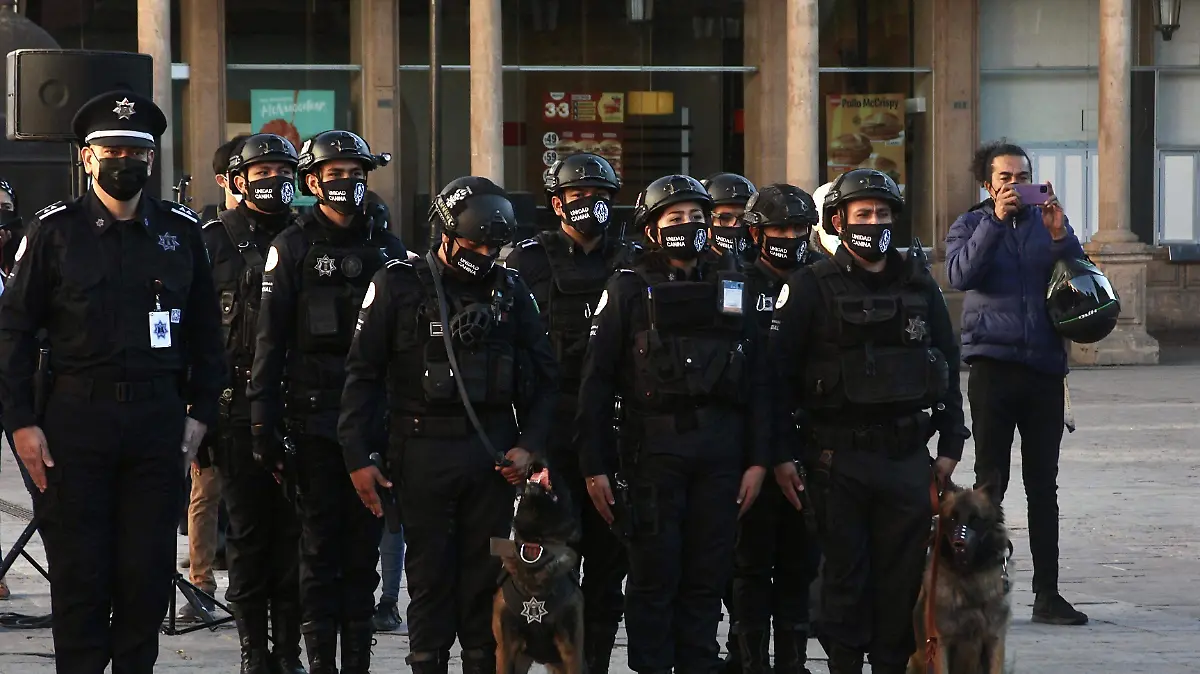 FCO MEZA - UNIFORMES POLICÍAS (6)