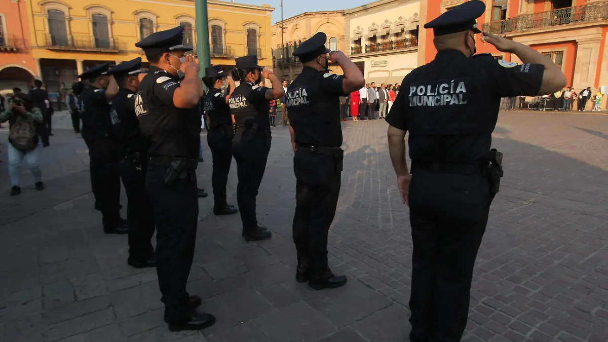 Policías - Francisco Meza (1)