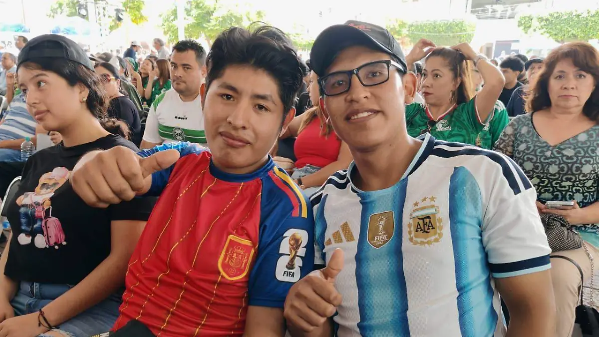 R VAZQUEZ MUNDIAL FINAL FAN ZONE (1)