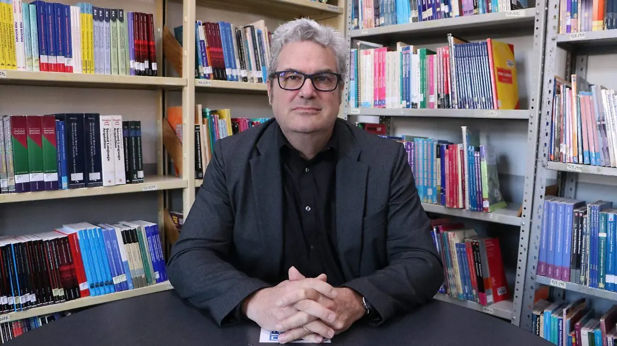 (todas cortesía) Guanajuato – Conoce a Kenneth Richter, profesor de la UG, experto en idiomas que enseño en Turkmenistán