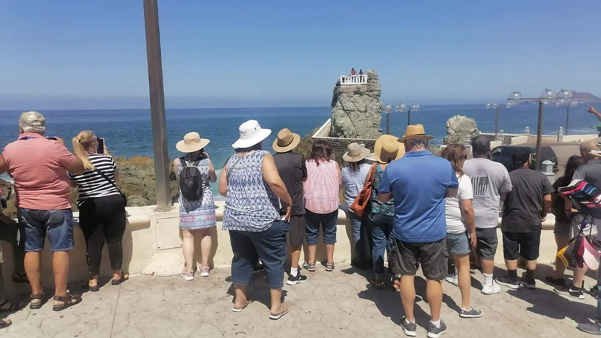 turistas-mazatlan