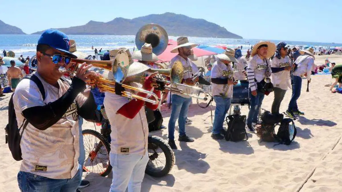 musicos-mazatlan-playa