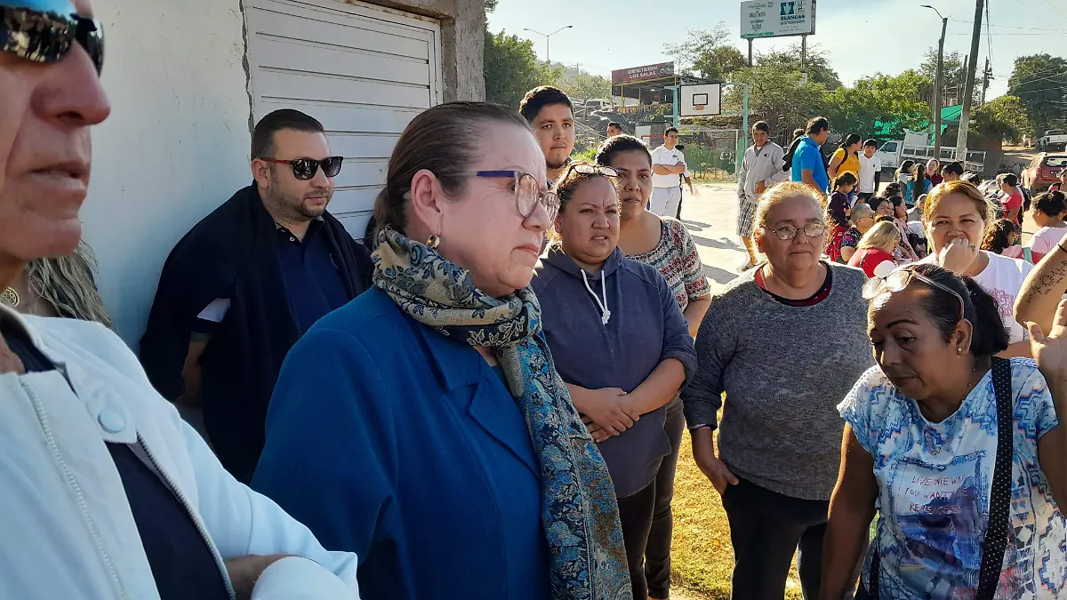 padres-toman-escuela-en-mazatlan