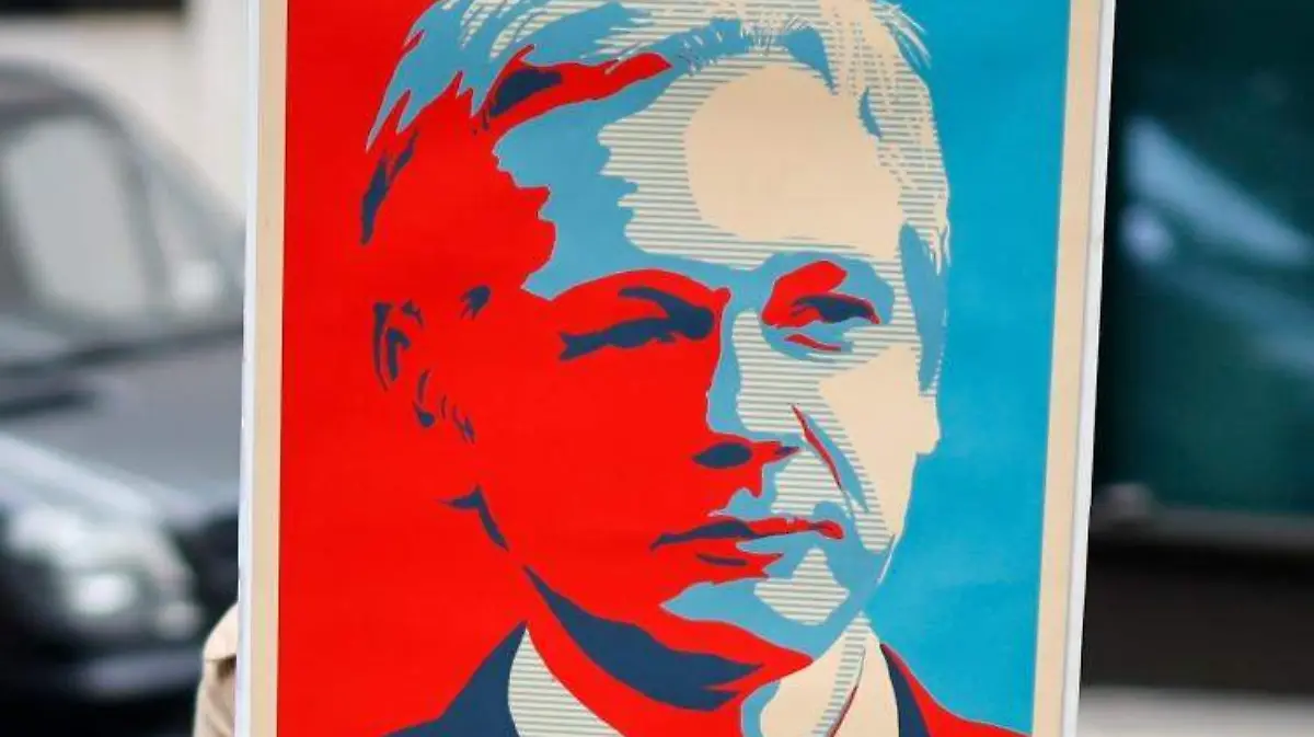Julian Assange (1)