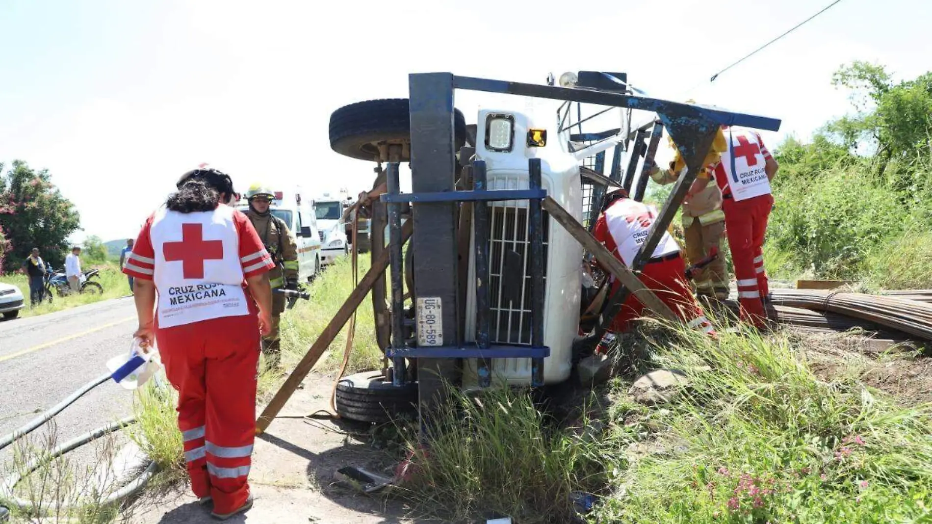 se-vuelca-camion