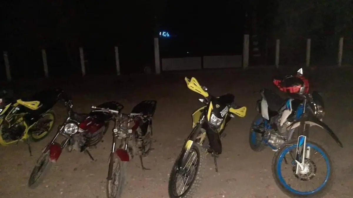 Detienen a motociclistas