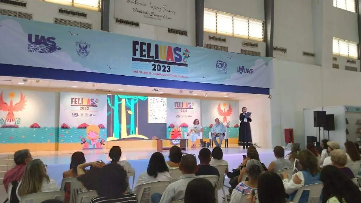 niños-y-adultos-asisten-a-feliuas-2023