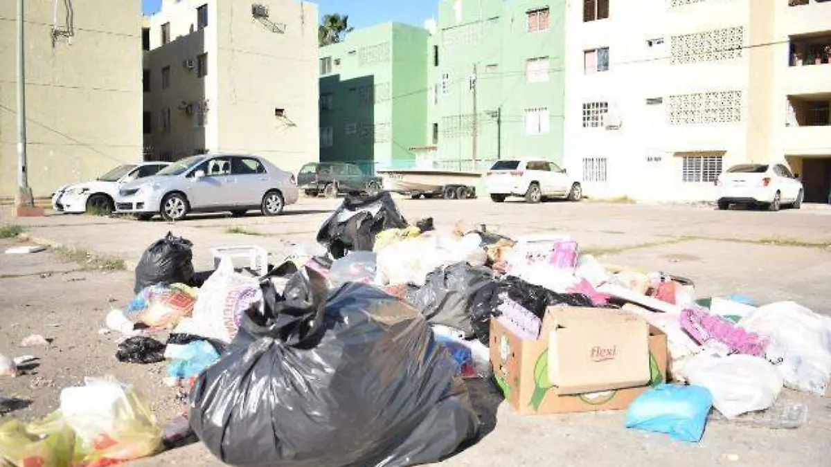 BASURA PLAYA