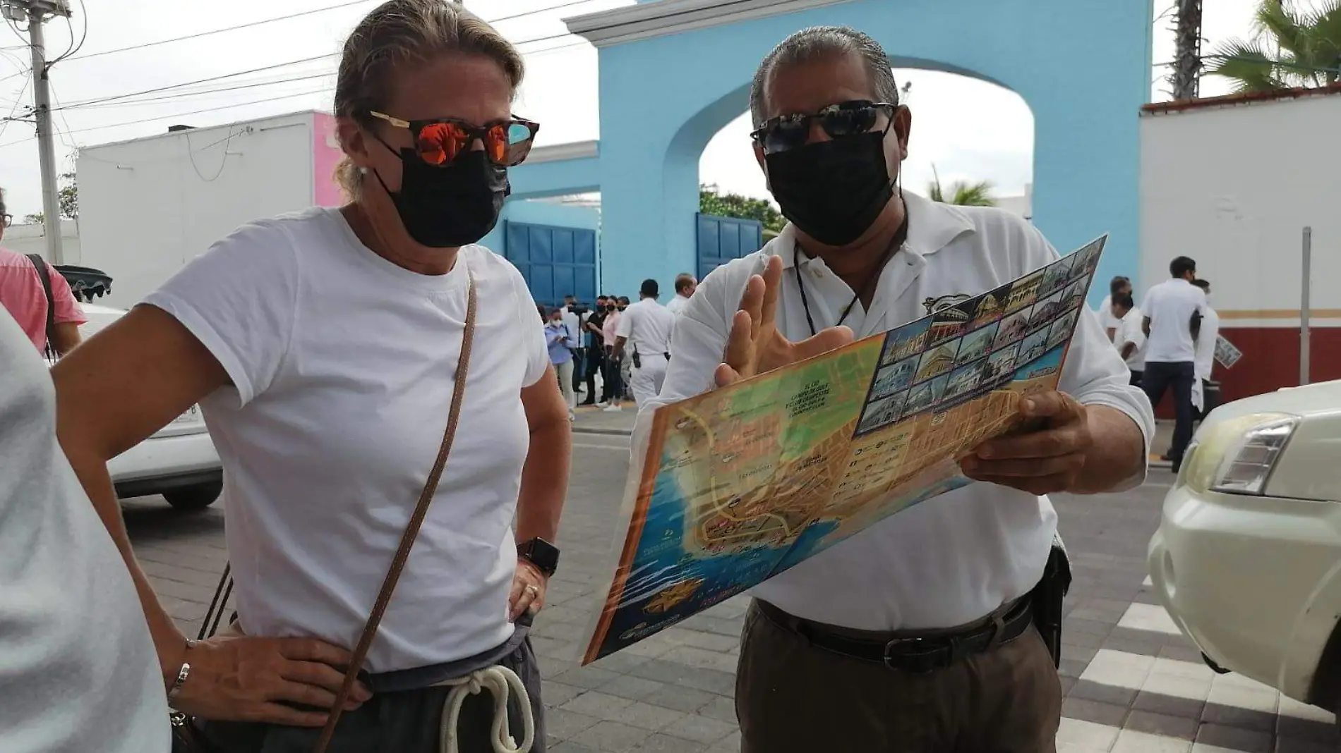 cruceristas-dan-su-primer-recorrido-por-mazatlan