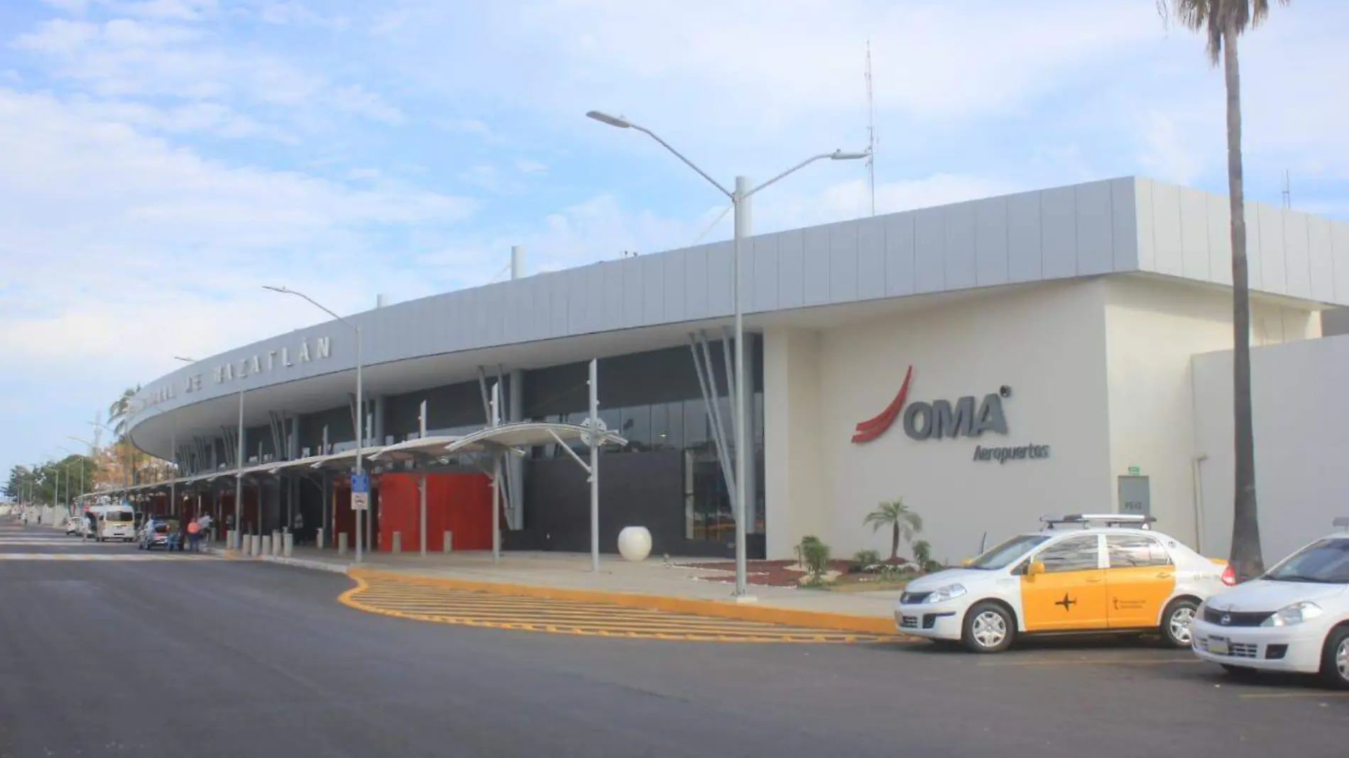 aeropuertos-de-culiacan-mazatlan-y-los-mochis-estan-bajo-control-de-las-autoridades