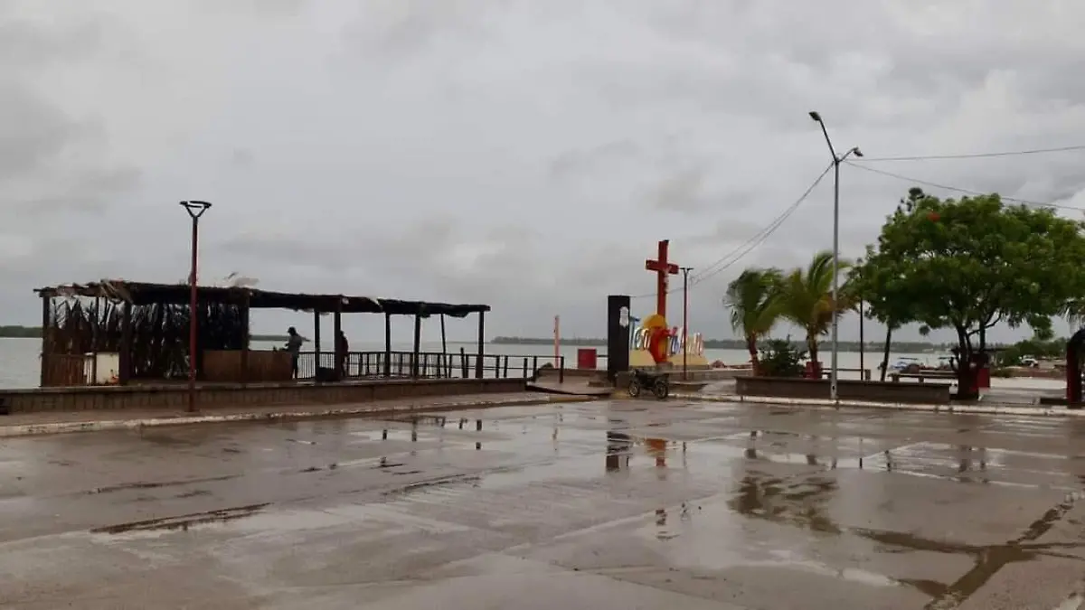 cierran-playas-y-navegación-en-escuinapa