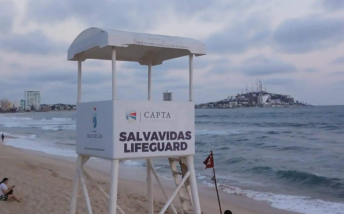 salvavidas-playa-mazatlan